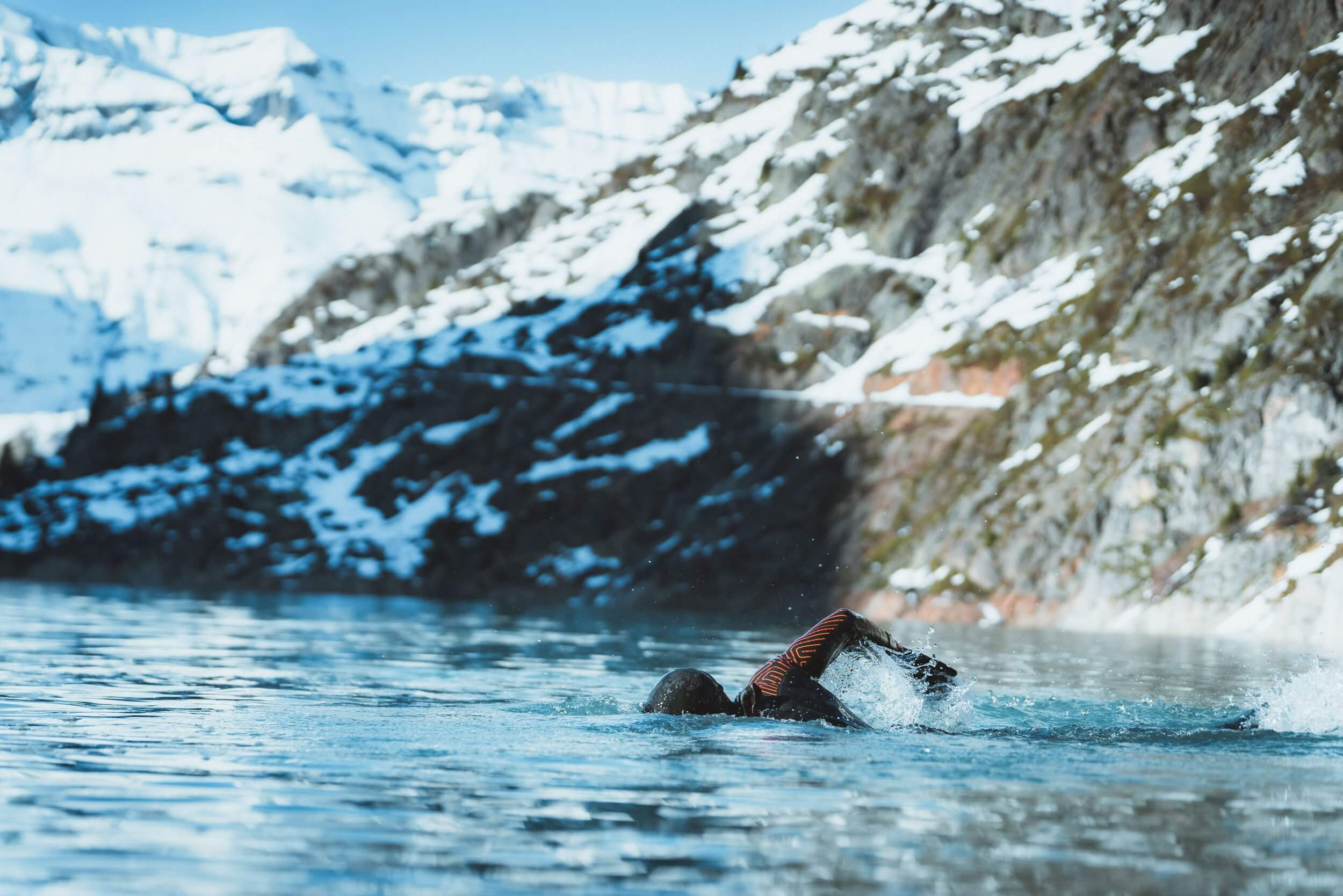 Cold water swimming in cold water swimming accessories