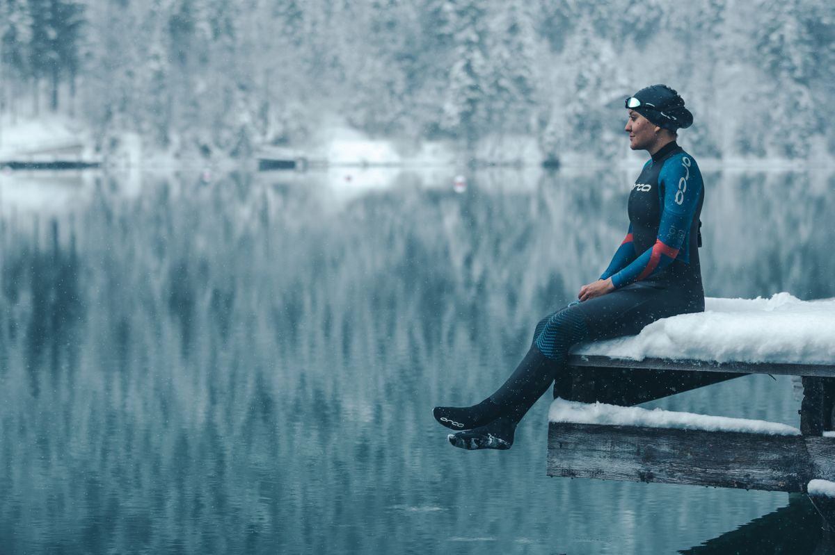 Orca womens triathlon wetsuit being used for a cold water swimming session in and open water swimming lake.