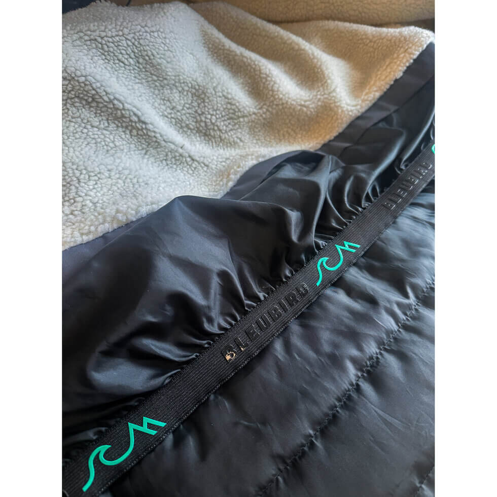 Close up image of the ski shirt included with this Bleubird Glacier jacket.