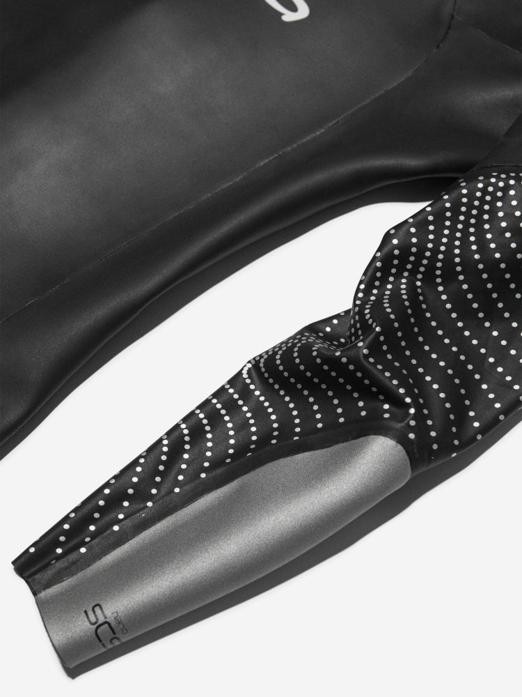 Close up of the Orca Apex Flow wetsuit super thin and flexible arm sleeves.