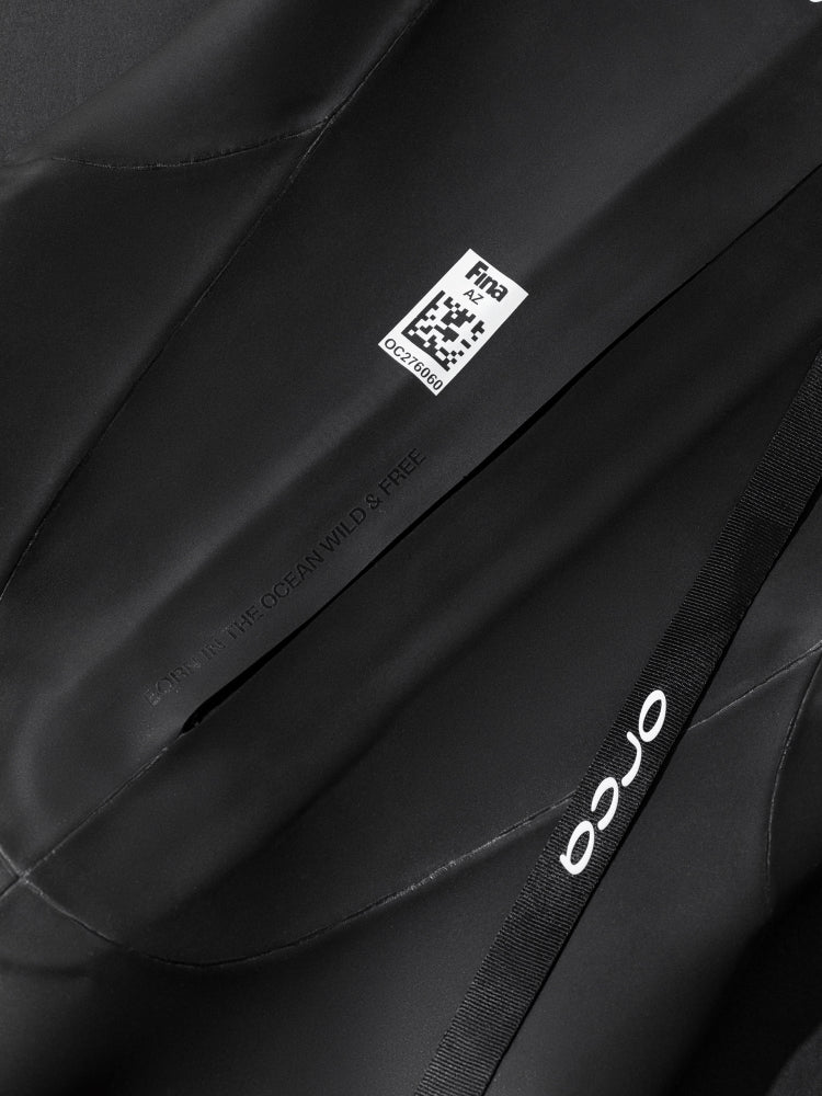 Close up shop of the back of the Orca Zeal perform swim wetsuit.