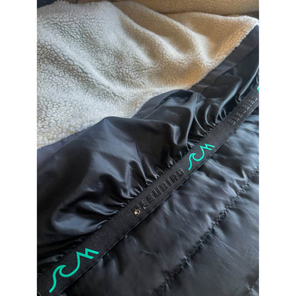 Close up image of the ski shirt included with this Bleubird Glacier jacket.