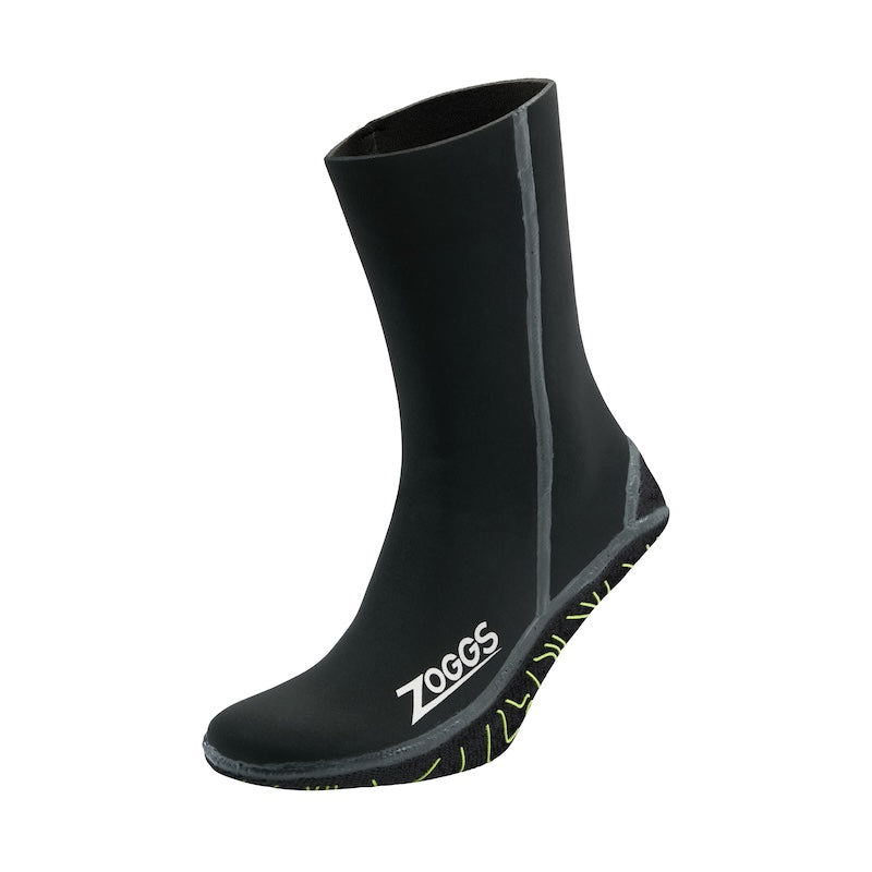 Zoggs 3mm neoprene swimming socks for cold water swimming, thermal wetsuit socks with grip sole for open water, triathlon and wild swimming comfort and protection.