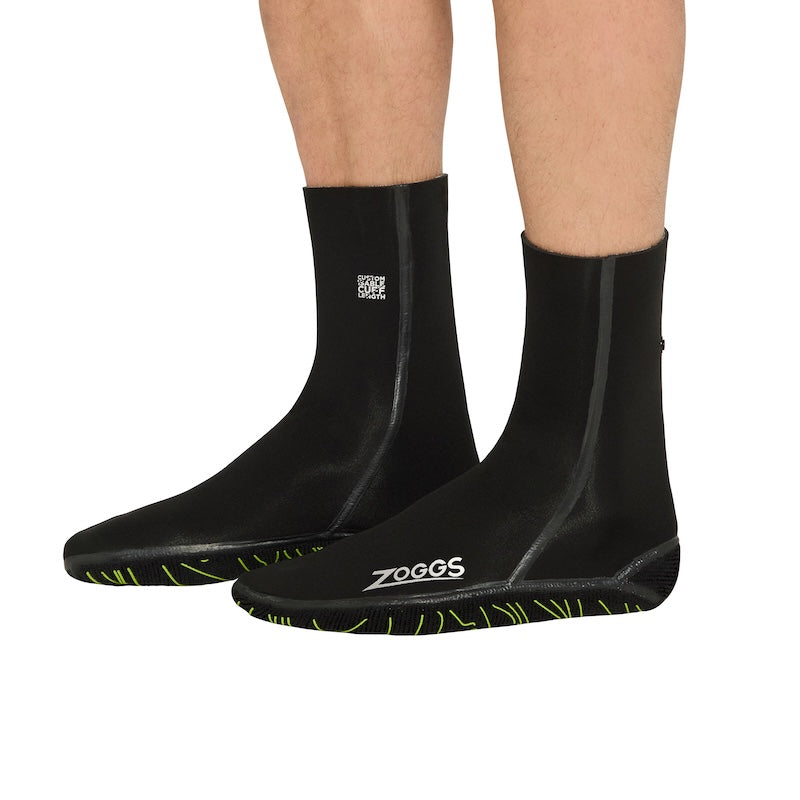 Open water swimming socks by Zoggs – 3mm neoprene insulating socks with non-slip sole.